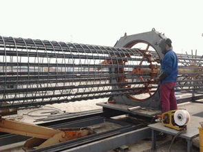 供應(yīng)hl最精準的鋼筋籠成型機,,數(shù)控鋼筋籠滾焊機,鋼筋彎箍機,優(yōu)質(zhì)鋼筋加工設(shè)備,數(shù)控雙線彎箍機,就在華雷重工 鋼筋籠滾焊機 青島華雷冷軋機械廠業(yè)務(wù)部